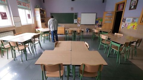 Aula vac&iacute;a en un colegio 