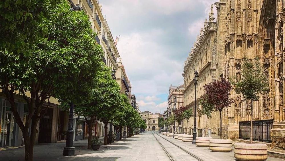 Sin peatones en el centro de Sevilla