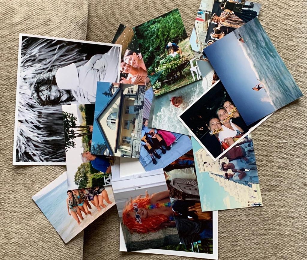 Los recuerdos que vuelven a nosotros a través de las fotografías Los recuerdos que vuelven a nosotros a través de las fotografías