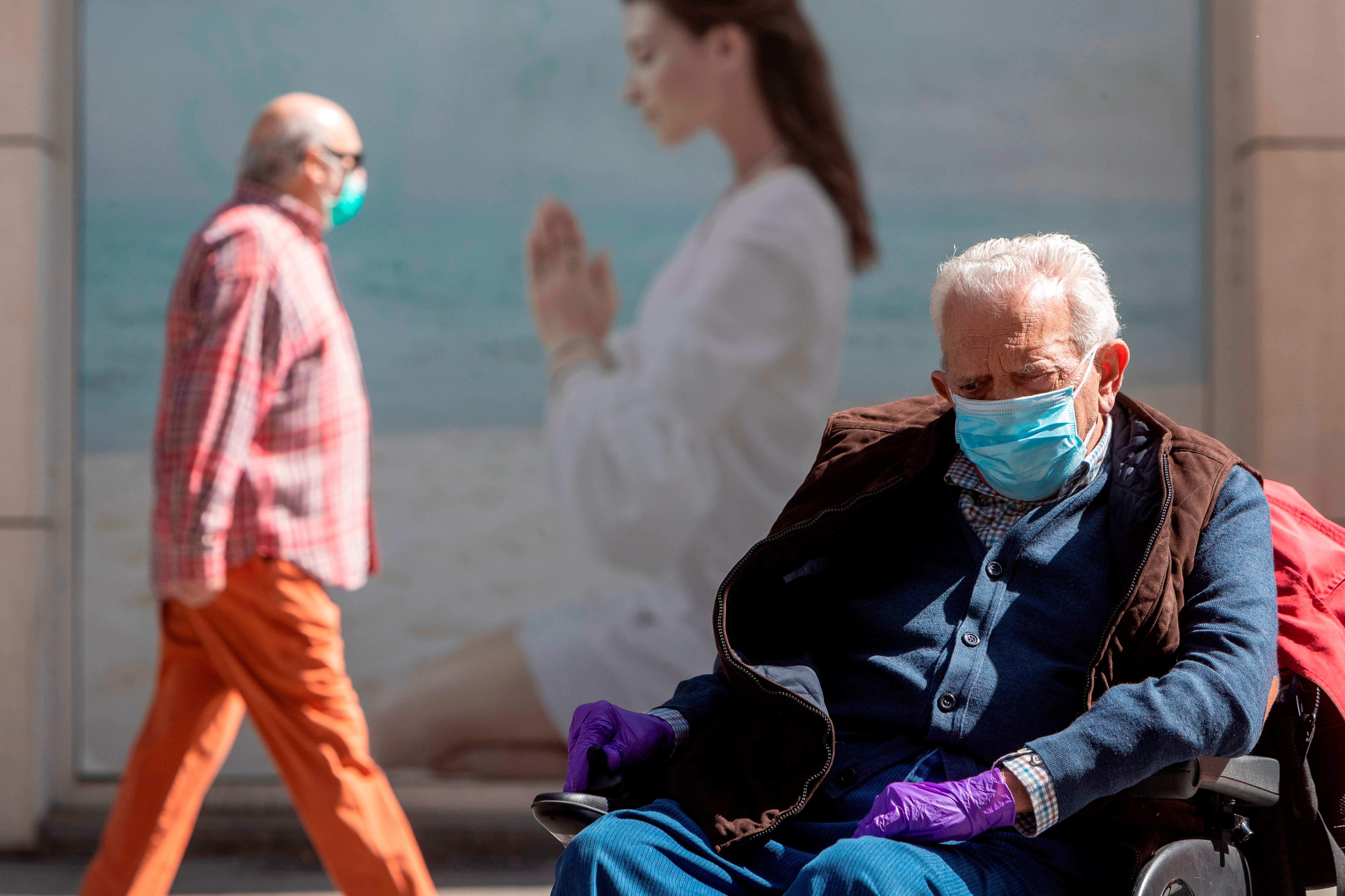 El Ayuntamiento de Alicante retoma el reparto de mascarillas entre las personas mayores de 65 años El Ayuntamiento de Alicante retoma el reparto de mascarillas entre las personas mayores de 65 años