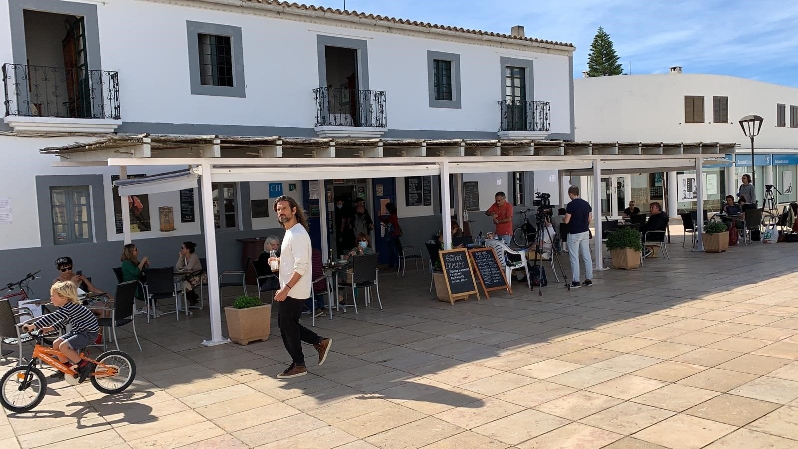 Formentera relaja las medidas sanitarias aunque continuará cerrada perimetralmente por el momento. Formentera relaja las medidas sanitarias aunque continuará cerrada perimetralmente por el momento.