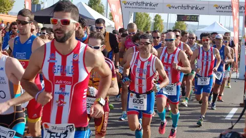 El triatleta Samuel García Fraile durante una competición El triatleta Samuel García Fraile durante una competición