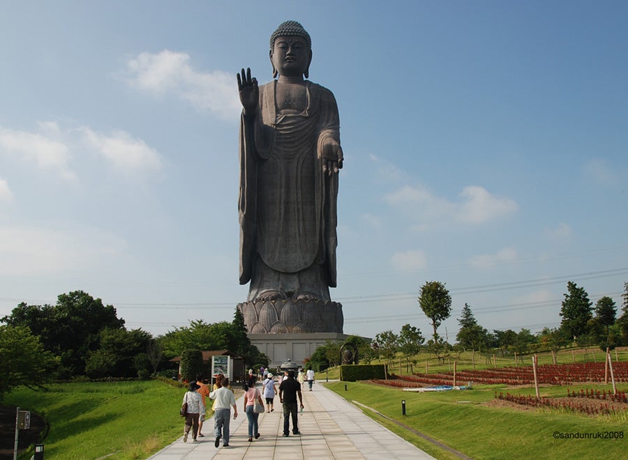 La Fundación Lumbini Garden dice que el templo se ubicaría en unas 20 o 30 hectáreas de un paisaje con arboleda y medioambientalmente limpio. La Fundación Lumbini Garden dice que el templo se ubicaría en unas 20 o 30 hectáreas de un paisaje con arboleda y medioambientalmente limpio.