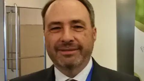 Eduardo Martínez, Catedrático de Microbiología de la UMA. Experto en pandemias