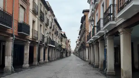 Calle mayor de Alcalá de Henares Patrimonio de la Humanidad durante el CoVID-19
