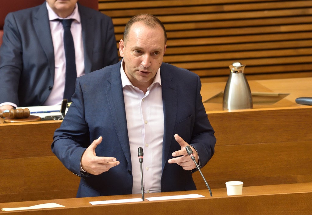 Dalmau propone a Héctor Illueca como sustituto tras confirmar su renuncia Dalmau propone a Héctor Illueca como sustituto tras confirmar su renuncia