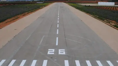 Pista del aeródromo "Manuel Sánchez" de Valdepeñas Pista del aeródromo "Manuel Sánchez" de Valdepeñas
