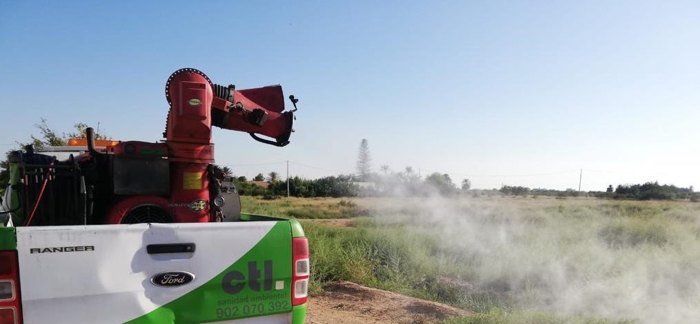 La Diputación intensifica el tratamiento antimosquitos en municipios costeros de la zona sur La Diputación intensifica el tratamiento antimosquitos en municipios costeros de la zona sur