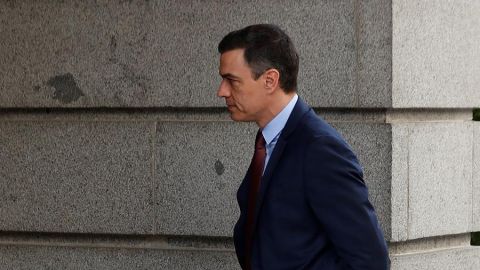 El presidente del Gobierno, Pedro S&aacute;nchez, a su llegada al Congreso de los Diputados.