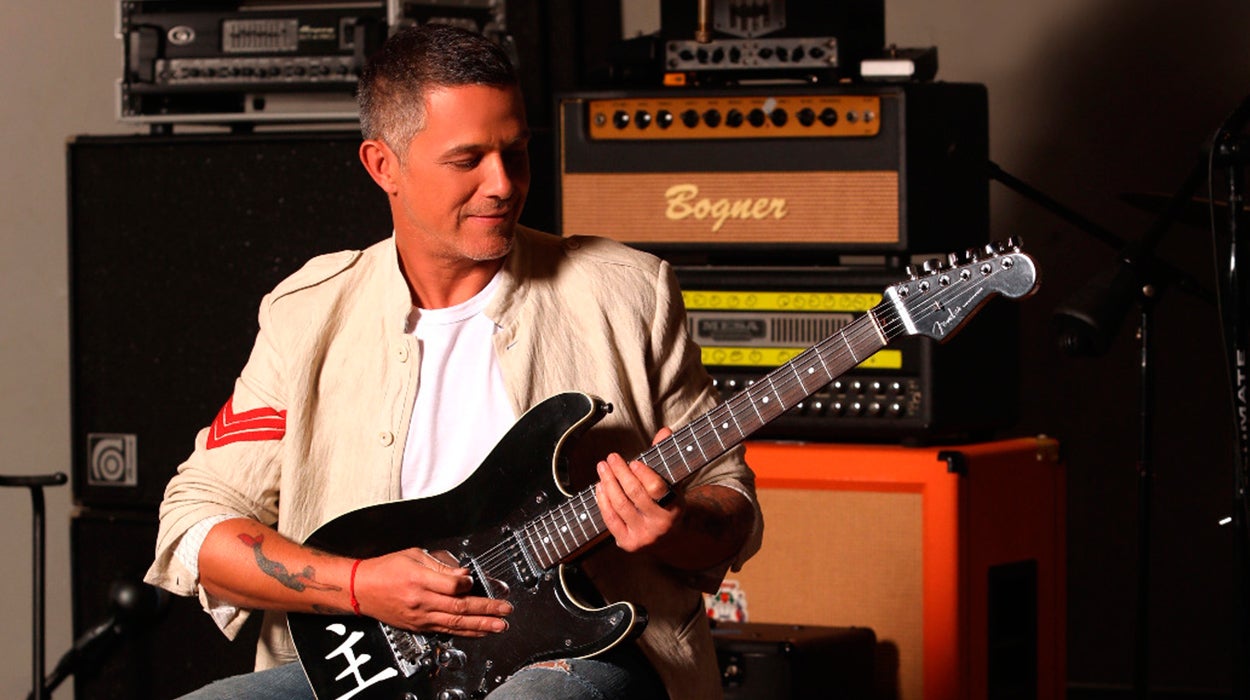 Alejandro Sanz da un concierto por sorpresa en un puente de la M30 en Madrid Alejandro Sanz da un concierto por sorpresa en un puente de la M30 en Madrid