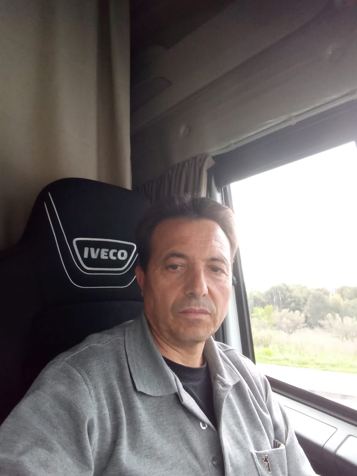 Los transportistas no descansan durante el confinamiento Los transportistas no descansan durante el confinamiento