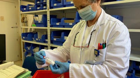 Pruebas de un f&aacute;rmaco contra el coronavirus.