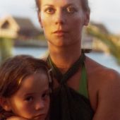 Imagen de archivo de la actriz Natalie Wood con una de sus hijas