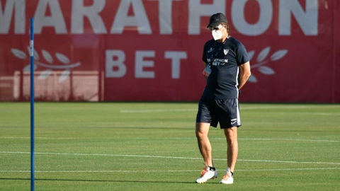 Lopetegui, con mascarilla, en el primer entrenamiento tras casi dos meses de confinamiento