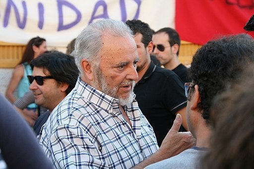 La reflexión de Julio Anguita sobre la corrupción que se ha hecho viral: "Al ladrón no le votéis aunque tenga la hoz y el martillo" La reflexión de Julio Anguita sobre la corrupción que se ha hecho viral: "Al ladrón no le votéis aunque tenga la hoz y el martillo"