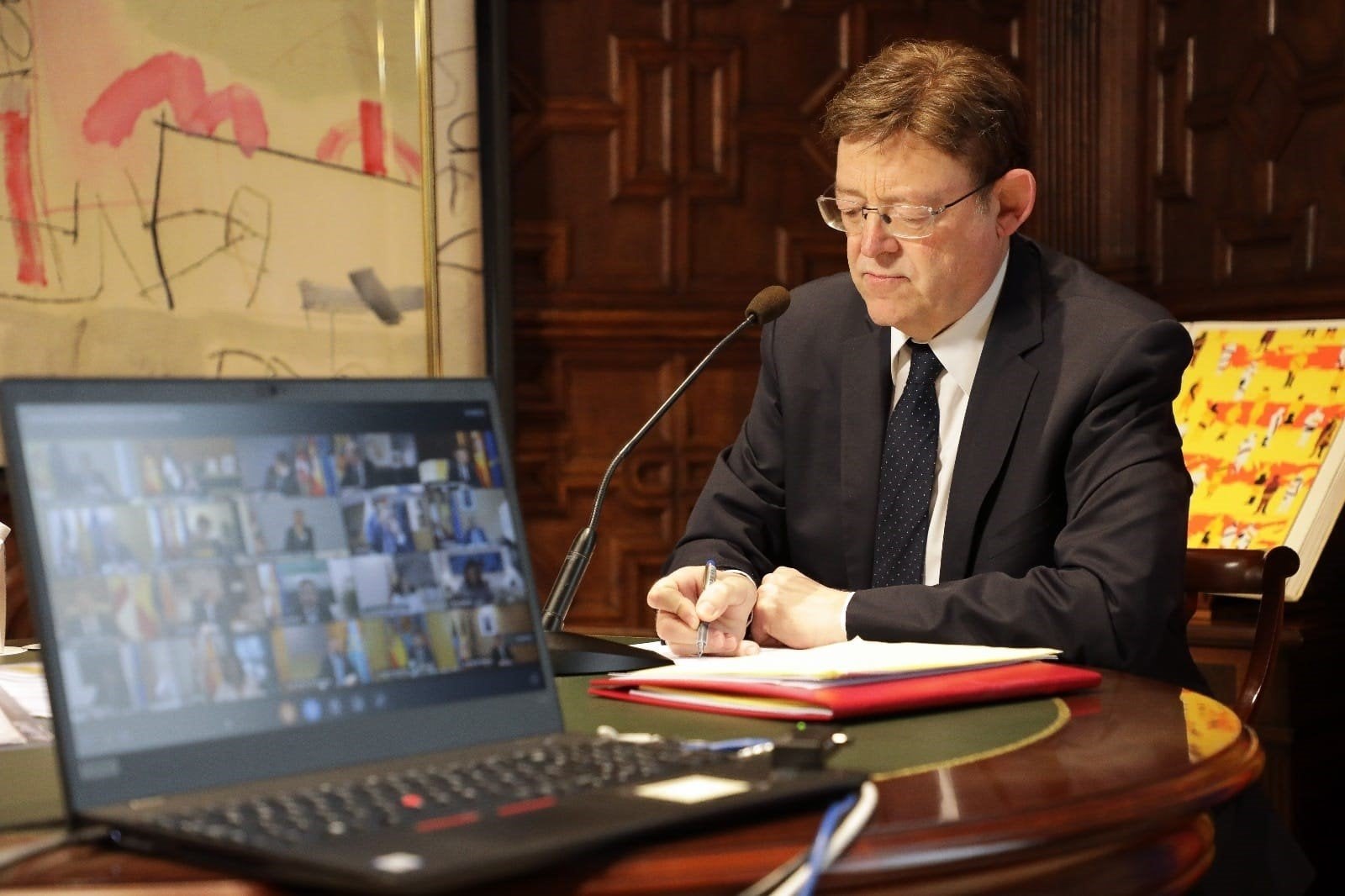 La Generalitat acusa a Sanidad de “cambiar las reglas del juego” de la desescalada “a mitad de partido” al valorar la cifra de test en casos sospechosos La Generalitat acusa a Sanidad de “cambiar las reglas del juego” de la desescalada “a mitad de partido” al valorar la cifra de test en casos sospechosos