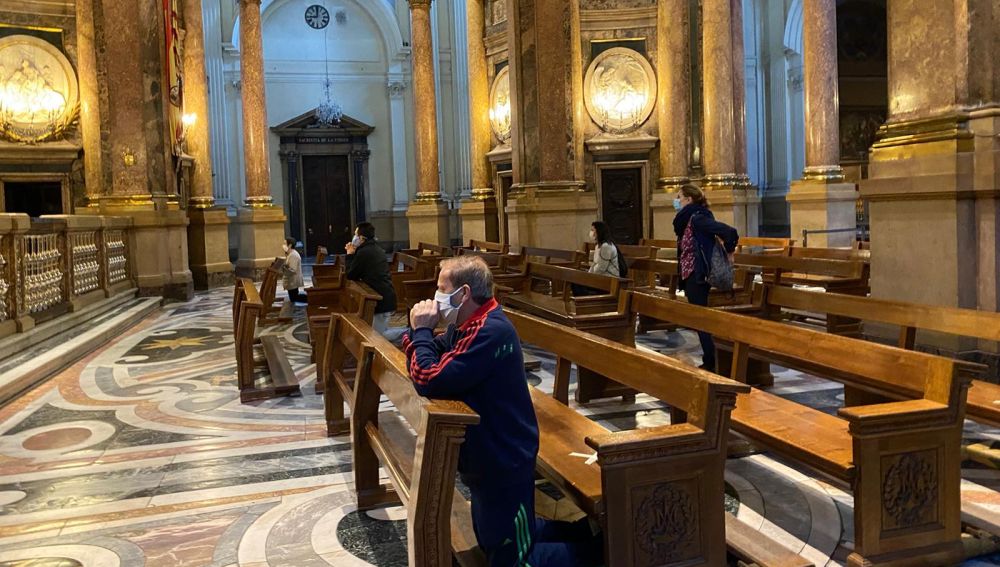 Basílica de El Pilar en Zaragoza el primer día de fase 1 de desescalada