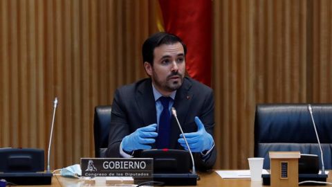 El ministro de Consumo, Alberto Garz&oacute;n, comparece en la Comisi&oacute;n de Sanidad y Consumo del Congreso.