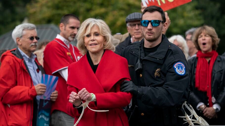 La actriz Jane Fonda, arrestada durante una protesta por el clima en el Capitolio de EEUU
