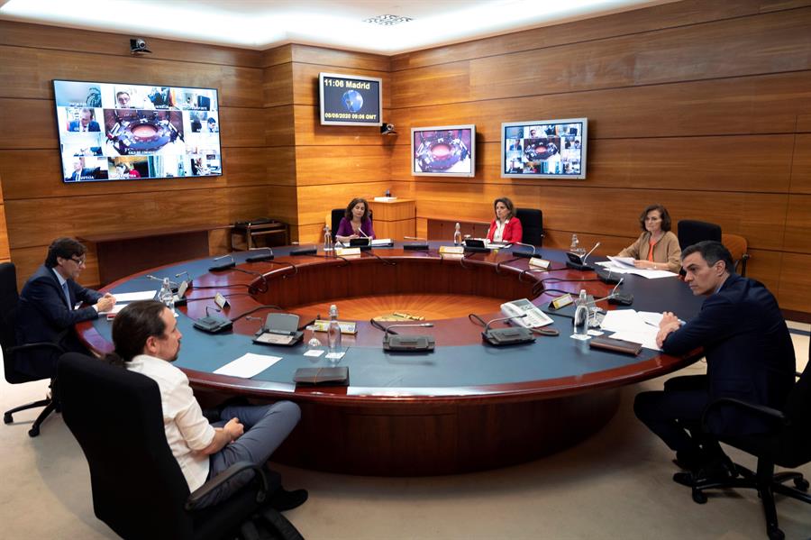 VOTA: ¿Debe el Gobierno hacer públicos los nombres de los miembros del Comité de expertos? VOTA: ¿Debe el Gobierno hacer públicos los nombres de los miembros del Comité de expertos?
