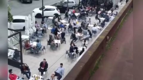 Preocupaci&oacute;n en varias comunidades en la fase 1 de la desescalada por la aglomeraci&oacute;n en las terrazas