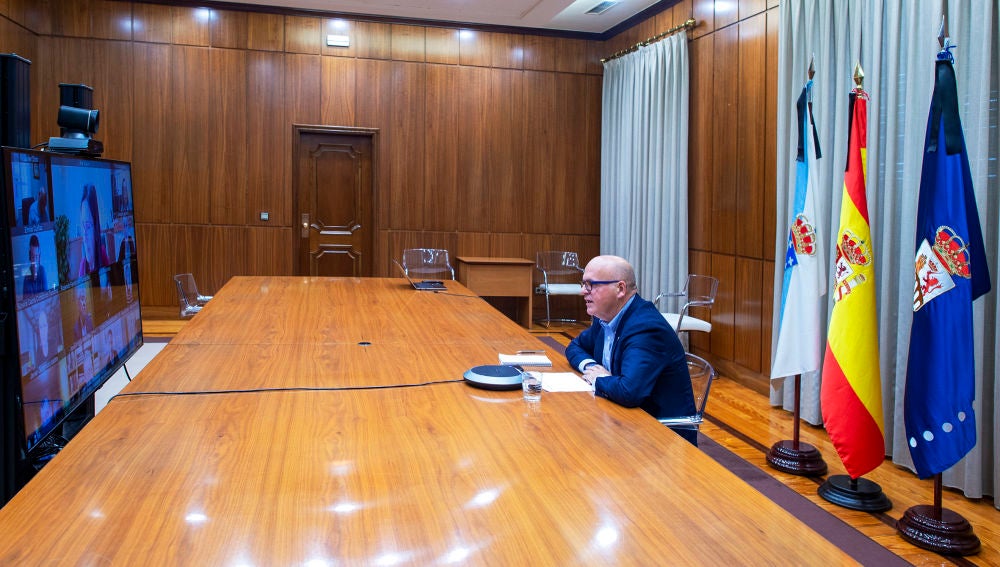 Manuel Baltar, presidiendo la reunión telemática del Consejo asesor de turismo