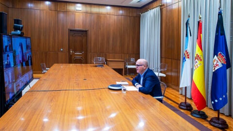 Manuel Baltar, presidiendo la reuni&oacute;n telem&aacute;tica del Consejo asesor de turismo