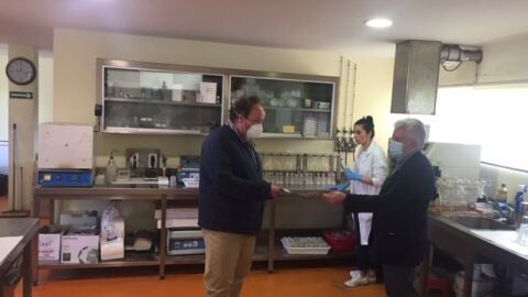 Rosendo Fernández en la visita al Centro de Desarrollo Agroganadero