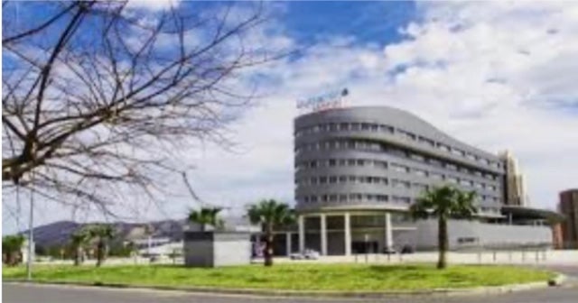 El Hotel La Estación de Benidorm abrirá sus puertas el próximo lunes con nuevos servicios que extreman la seguridad e higiene para sus clientes. El Hotel La Estación de Benidorm abrirá sus puertas el próximo lunes con nuevos servicios que extreman la seguridad e higiene para sus clientes.