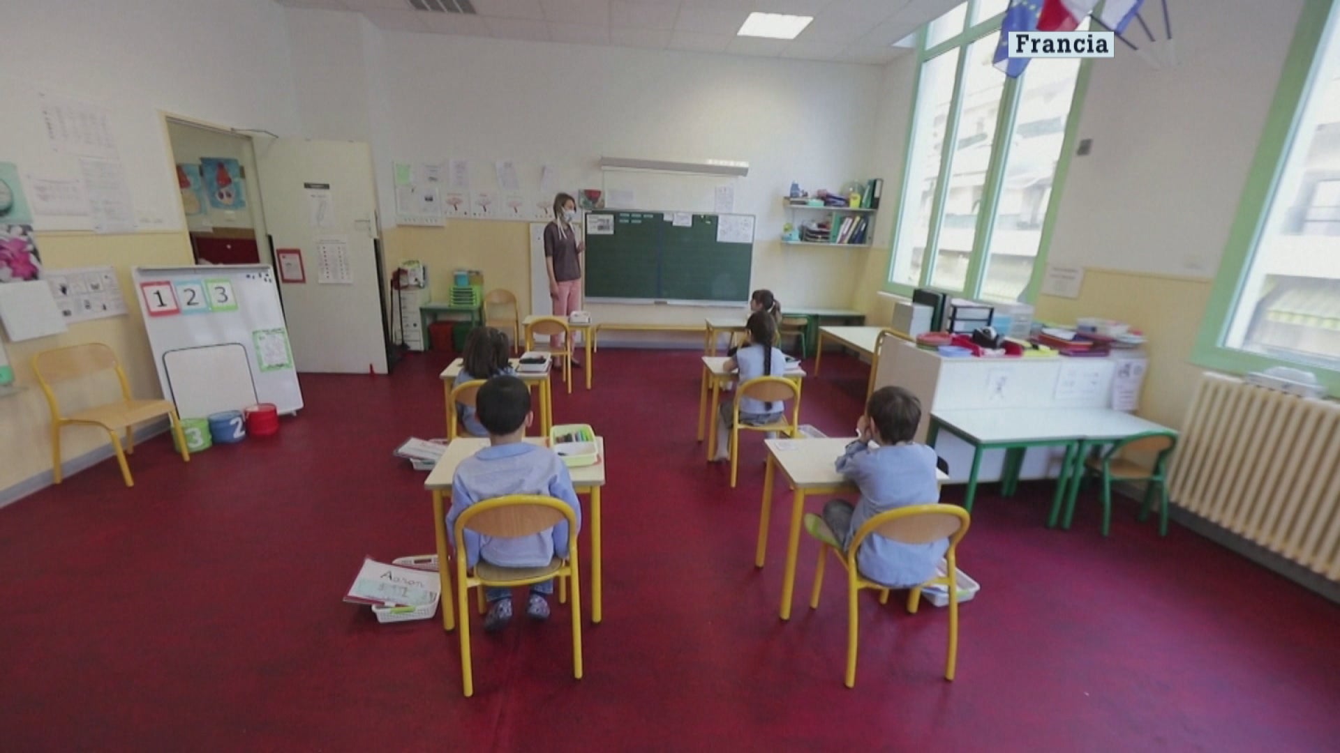 Francia cierra 22 escuelas por coronavirus tras el inicio del curso Francia cierra 22 escuelas por coronavirus tras el inicio del curso