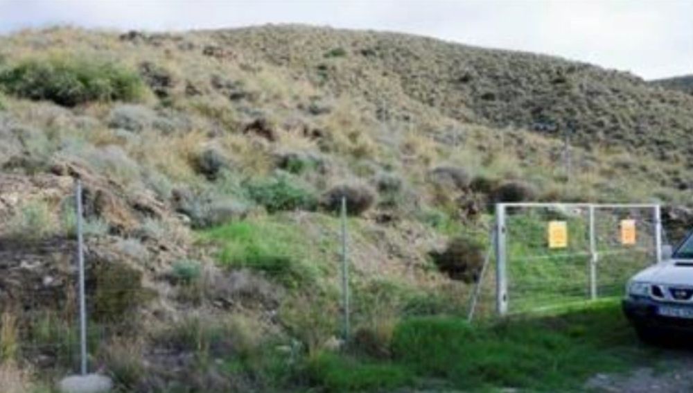 Vallado en una de las zonas de acceso restringido en Palomares (Cuevas del Almanzora, Almería)