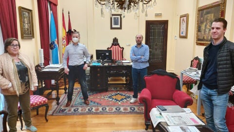 Entrega de libros por parte do Concello