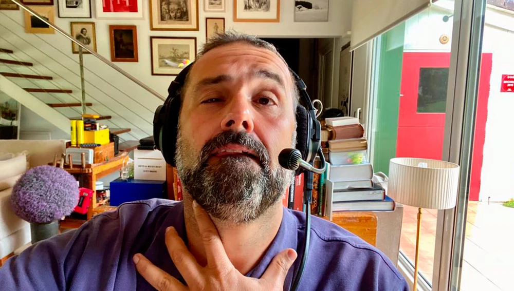 David de Jorge (Robin food) poseído por el espíritu de Barry White David de Jorge (Robin food) poseído por el espíritu de Barry White