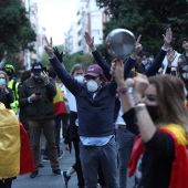 Vecinos del madrileño barrio de Salamanca participan en la protesta