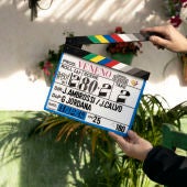 Detalle de la claqueta durante el rodaje de la serie 'Veneno'