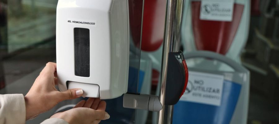 Zaragoza es pionera en la instalación de gel hidroalcohólico en autobuses y tranvía Zaragoza es pionera en la instalación de gel hidroalcohólico en autobuses y tranvía