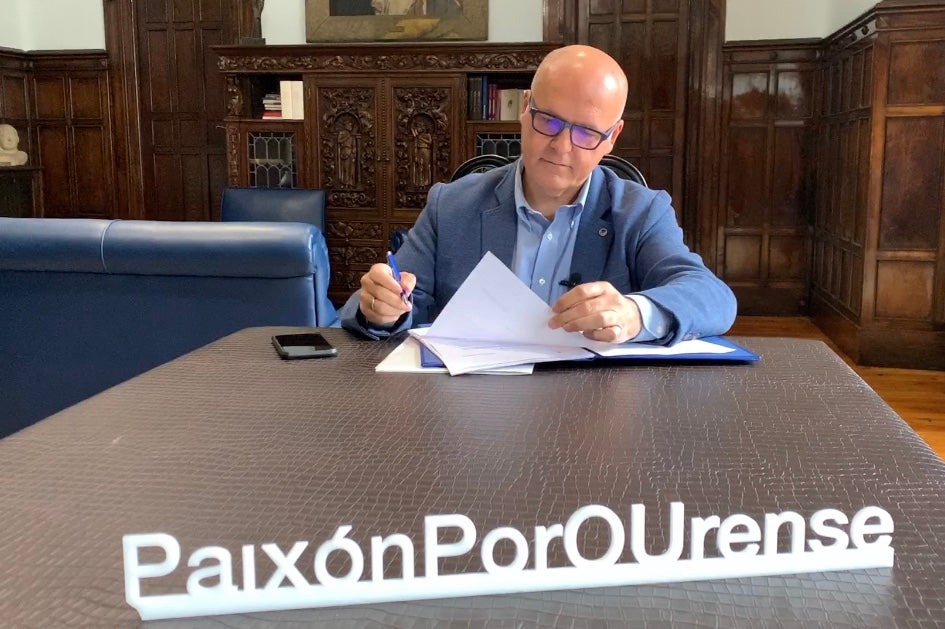 Baltar firma las primeras ayudas de emergencia para autónomos y Pymes Baltar firma las primeras ayudas de emergencia para autónomos y Pymes