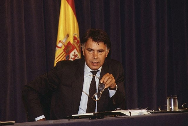 Tirar de la manta: La CIA intentó colocar micrófonos en la Moncloa Tirar de la manta: La CIA intentó colocar micrófonos en la Moncloa