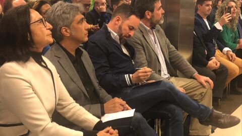 Santiago Abascal e Iv&aacute;n V&eacute;lez en un acto de precampa&ntilde;a en la capital conquense