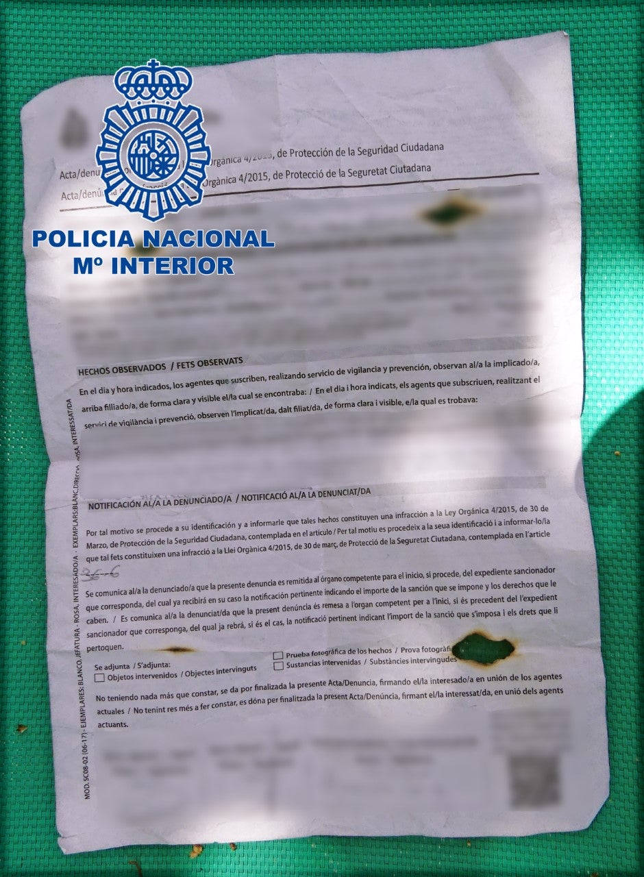 Detenido en Elche tras robar en una casa de campo y perder en ella una denuncia por incumplir el estado de alarma Detenido en Elche tras robar en una casa de campo y perder en ella una denuncia por incumplir el estado de alarma
