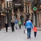 Ciudadanos paseando durante el estado de alarma por el coronavirus Ciudadanos paseando durante el estado de alarma por el coronavirus
