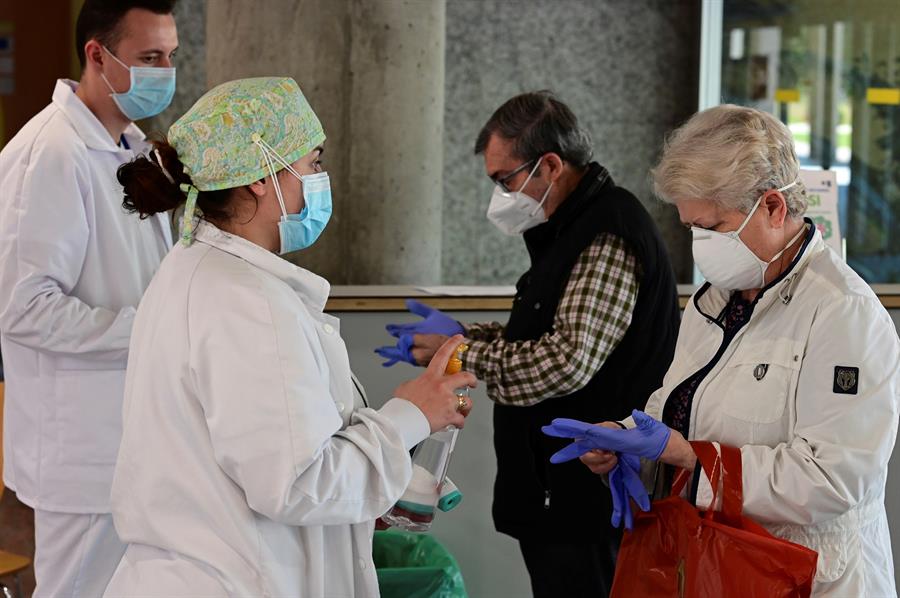 Repunte de muertos y nuevos casos de coronavirus en España: 95 fallecidos y 416 positivos Repunte de muertos y nuevos casos de coronavirus en España: 95 fallecidos y 416 positivos