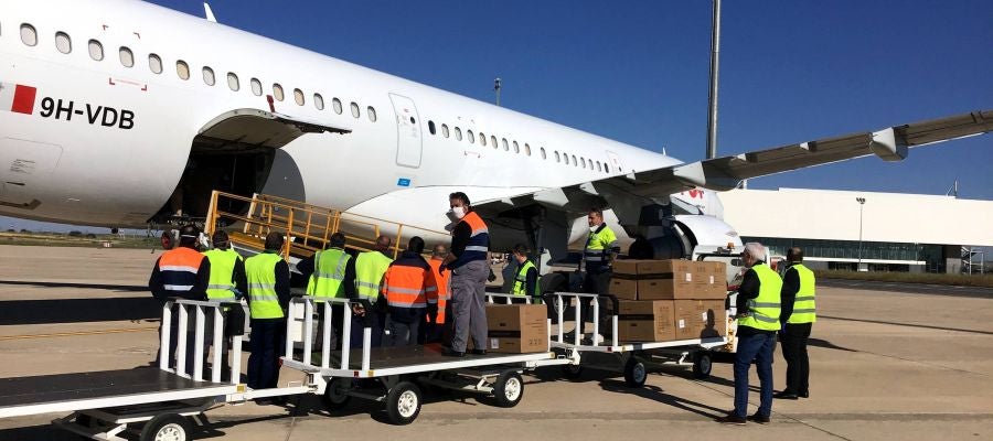 Primer vuelo del corredor aéreo que aterrizó en Ciudad Real el pasado 18 de mayo Primer vuelo del corredor aéreo que aterrizó en Ciudad Real el pasado 18 de mayo