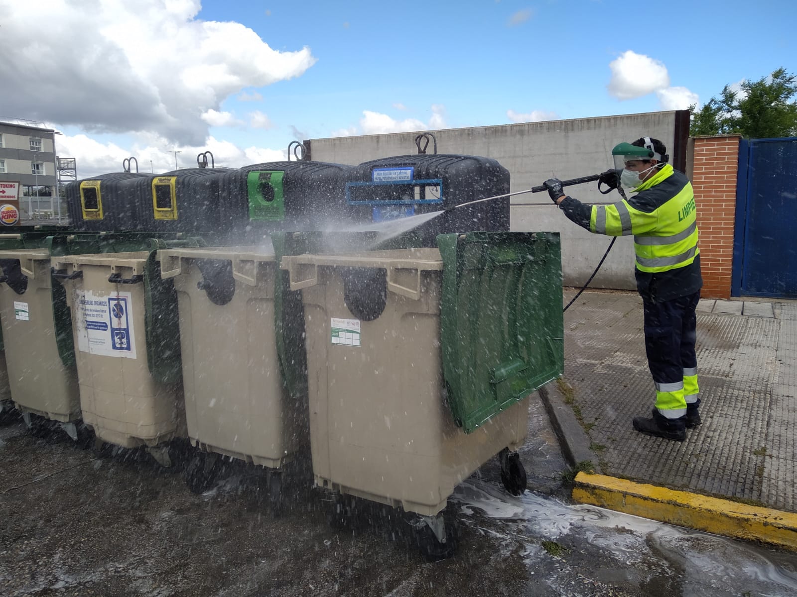 Denuncia las carencias de la limpieza viaria en la ciudad Denuncia las carencias de la limpieza viaria en la ciudad