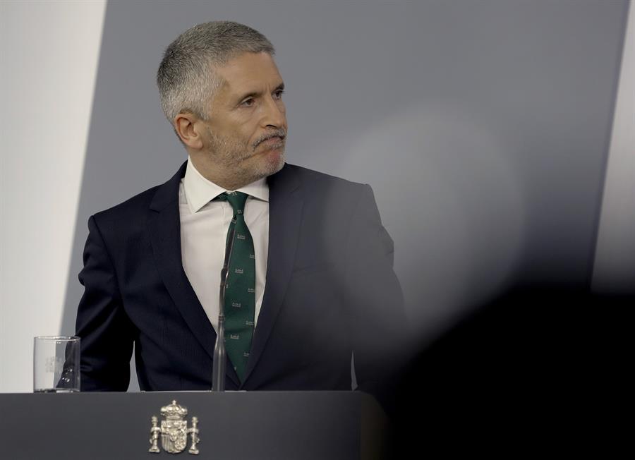 Las preguntas de Amón: "¿Quién tiene menos confianza, Grande Marlaska en la Guardia Civil, o la Guardia Civil en Grande Marlaska?" Las preguntas de Amón: "¿Quién tiene menos confianza, Grande Marlaska en la Guardia Civil, o la Guardia Civil en Grande Marlaska?"