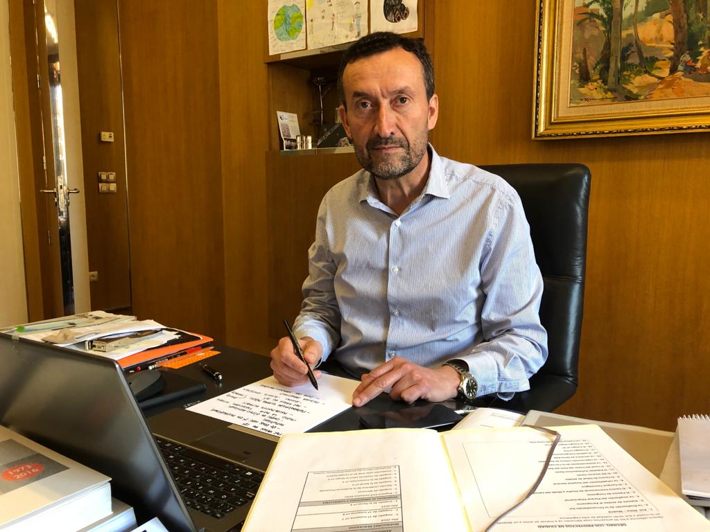 Carlos González (PSOE) ve "artificioso" el pleno extraordinario que pide el PP para mostrar lealtad al rey Felipe VI Carlos González (PSOE) ve "artificioso" el pleno extraordinario que pide el PP para mostrar lealtad al rey Felipe VI