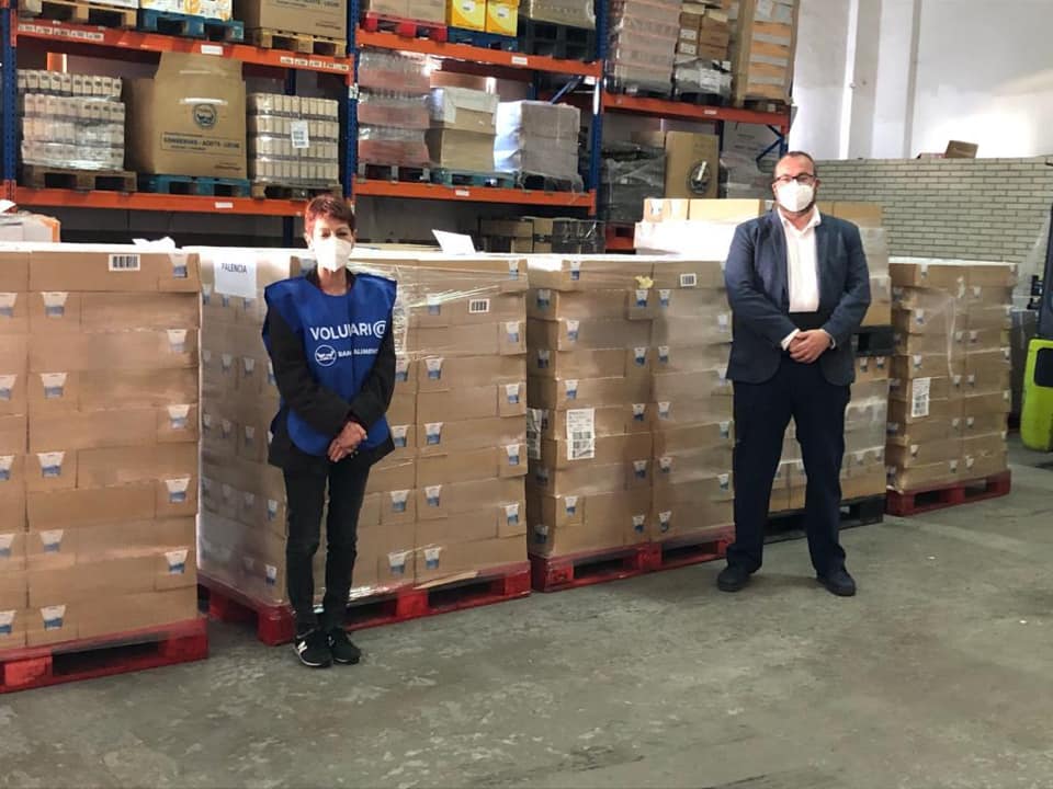 Mercadona entrega 4.700 litros de leche al Banco de Alimentos de Palencia Mercadona entrega 4.700 litros de leche al Banco de Alimentos de Palencia