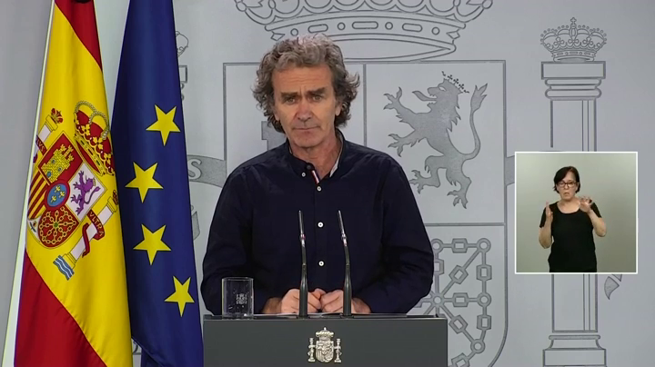 Fernando Simón, sobre el botellón de Tomelloso: "No son comportamientos deseables ni recomendables" Fernando Simón, sobre el botellón de Tomelloso: "No son comportamientos deseables ni recomendables"