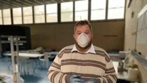 Mariano Valera en el Albergue Provisional de El Toscar Mariano Valera en el Albergue Provisional de El Toscar