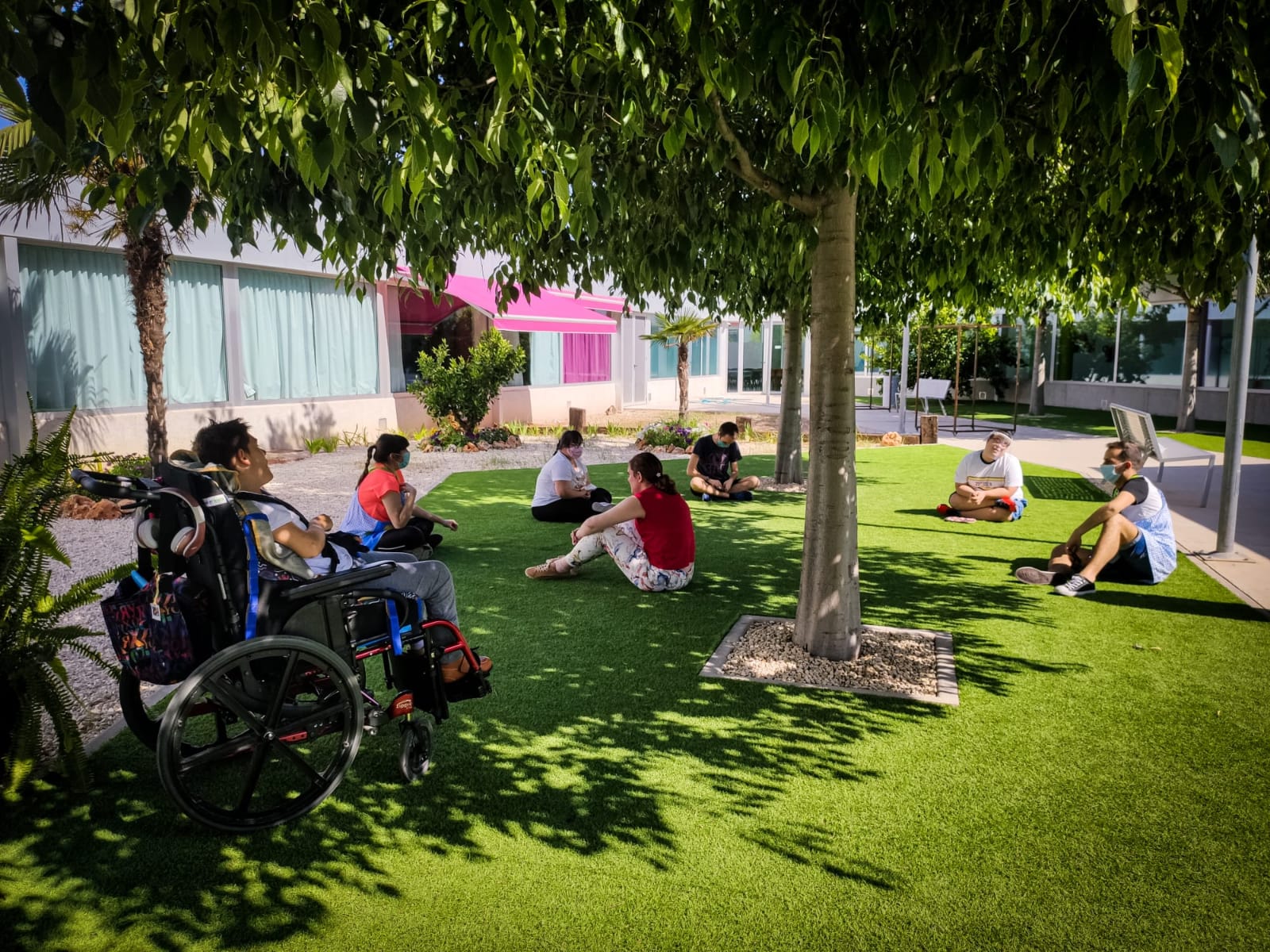 El Centro de Día de la Asociación Sense Barreres en Petrer, vuelve a recibir a sus usuarios tras dos meses cerrado por la pandemia El Centro de Día de la Asociación Sense Barreres en Petrer, vuelve a recibir a sus usuarios tras dos meses cerrado por la pandemia